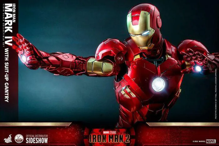 IRON MAN 2 - Iron Man Mark IV with Suit-Up Gantry 1/4 Action Figure