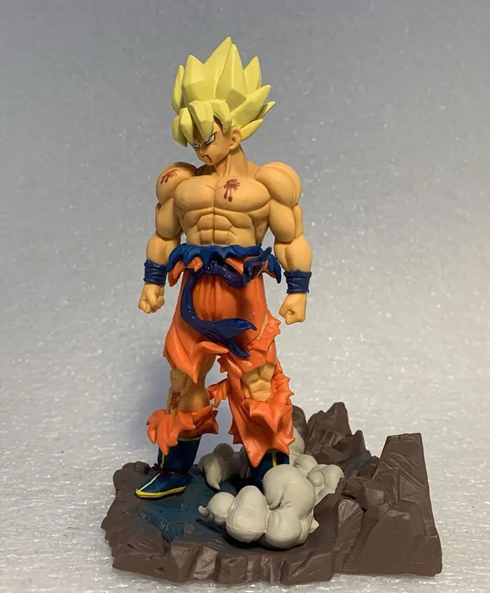 DRAGON BALL Z - History Box Vol.3 - Son Goku SSJ Pvc Figure Displayed