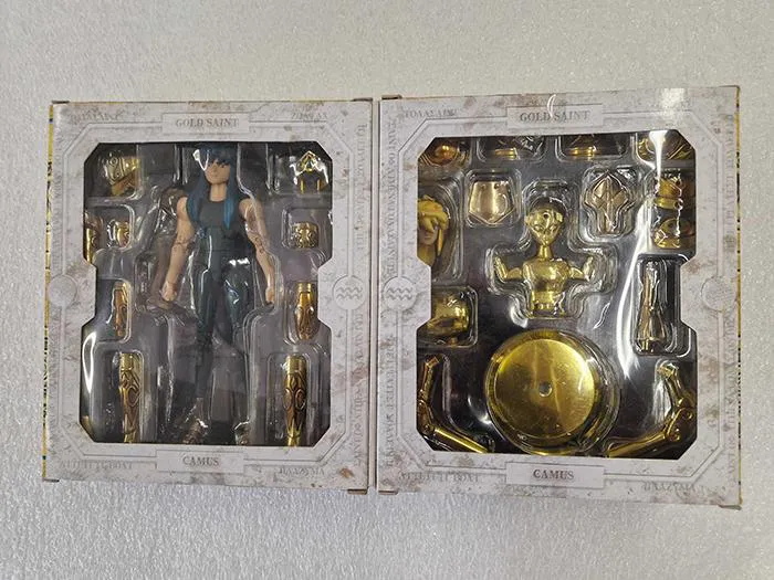 SAINT SEIYA - Myth Cloth Camus Aquarius / Acquario - Displayed