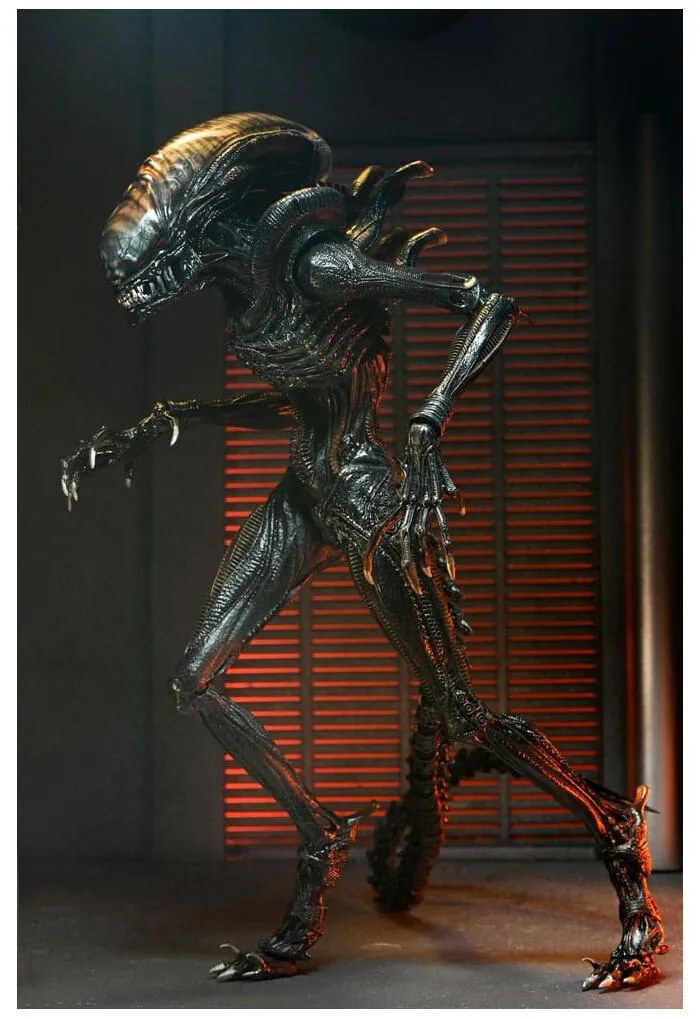 ALIEN - Romulus - Scorched Xenomorph Ultimate Action Figure
