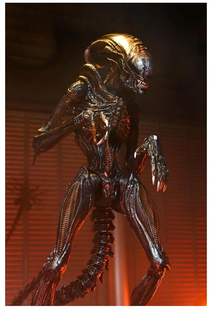 ALIEN - Romulus - Scorched Xenomorph Ultimate Action Figure