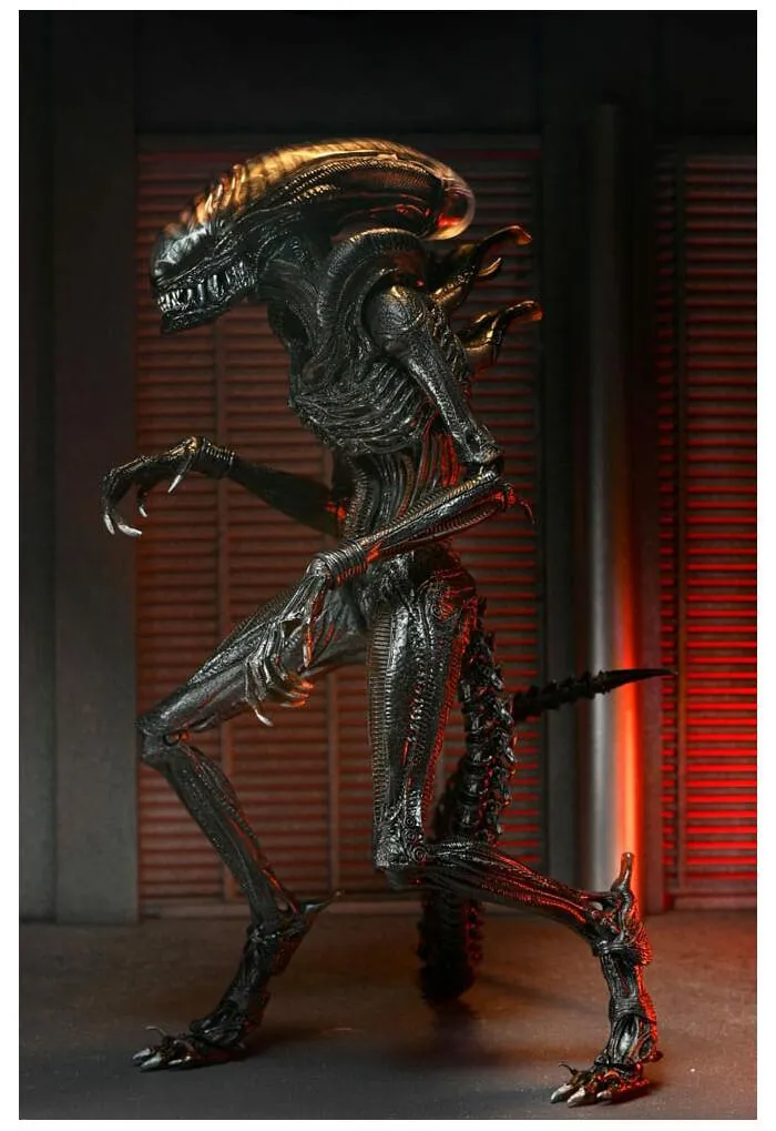 ALIEN - Romulus - Scorched Xenomorph Ultimate Action Figure