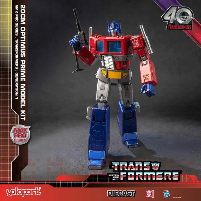 TRANSFORMERS - Generation One AMK Pro Series - Optimus Prime Plastic Model Kit