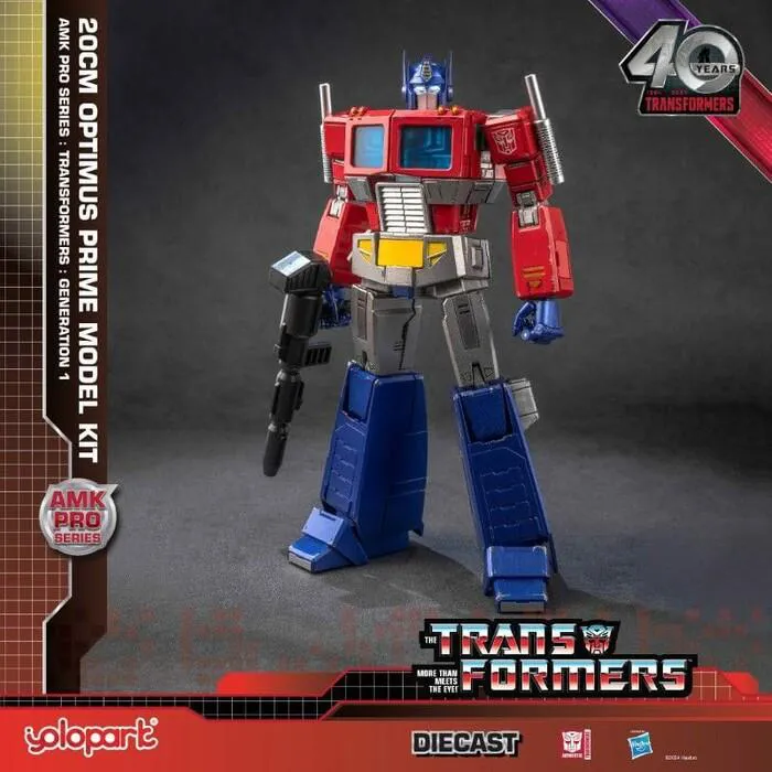 TRANSFORMERS - Generation One AMK Pro Series - Optimus Prime Plastic Model Kit
