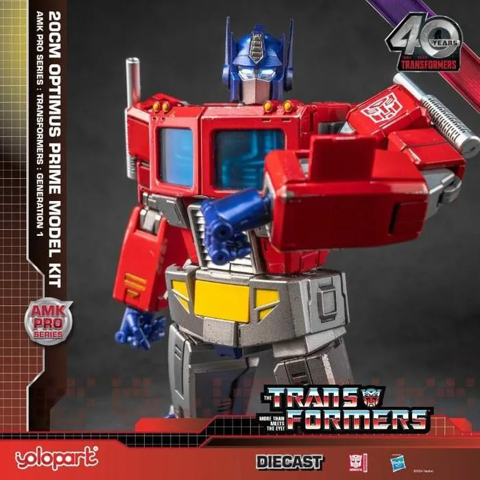TRANSFORMERS - Generation One AMK Pro Series - Optimus Prime Plastic Model Kit