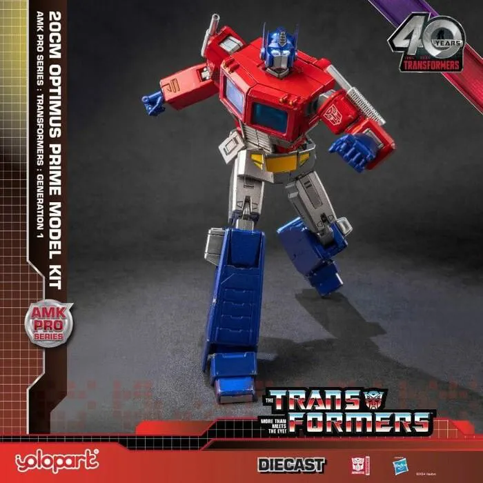 TRANSFORMERS - Generation One AMK Pro Series - Optimus Prime Plastic Model Kit