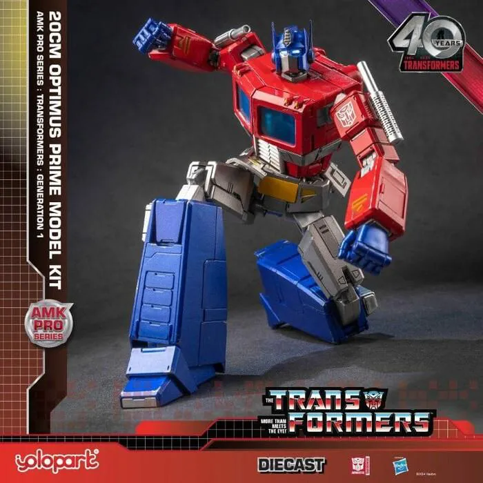 TRANSFORMERS - Generation One AMK Pro Series - Optimus Prime Plastic Model Kit