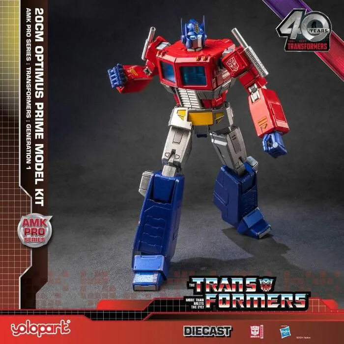 TRANSFORMERS - Generation One AMK Pro Series - Optimus Prime Plastic Model Kit