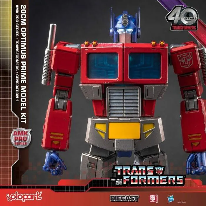 TRANSFORMERS - Generation One AMK Pro Series - Optimus Prime Plastic Model Kit