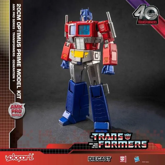 TRANSFORMERS - Generation One AMK Pro Series - Optimus Prime Plastic Model Kit