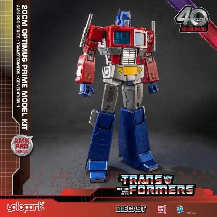 TRANSFORMERS - Generation One AMK Pro Series - Optimus Prime Plastic Model Kit