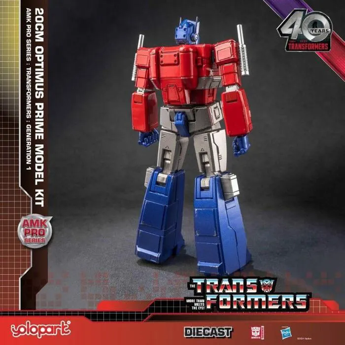 TRANSFORMERS - Generation One AMK Pro Series - Optimus Prime Plastic Model Kit