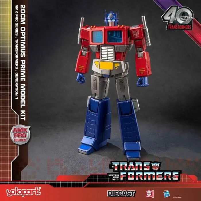 TRANSFORMERS - Generation One AMK Pro Series - Optimus Prime Plastic Model Kit