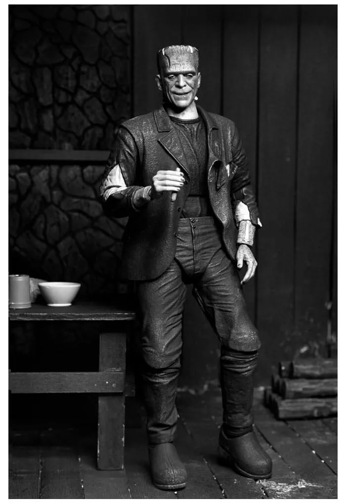 UNIVERSAL MONSTERS - Frankenstein's Monster Bride of Frankenstein B&W Ver. Ultimate Action Figure