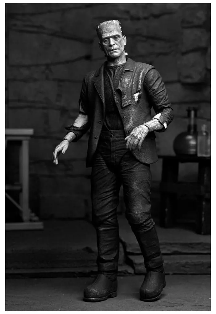 UNIVERSAL MONSTERS - Frankenstein's Monster Bride of Frankenstein B&W Ver. Ultimate Action Figure