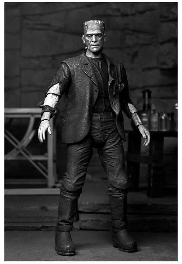 UNIVERSAL MONSTERS - Frankenstein's Monster Bride of Frankenstein B&W Ver. Ultimate Action Figure