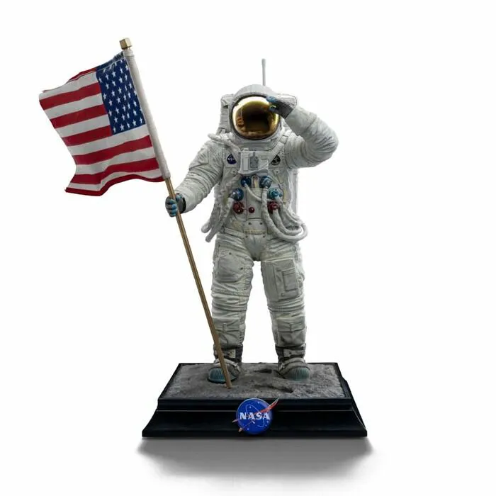NASA - Apollo 11 Astronaut 1/10 Art Scale Statue