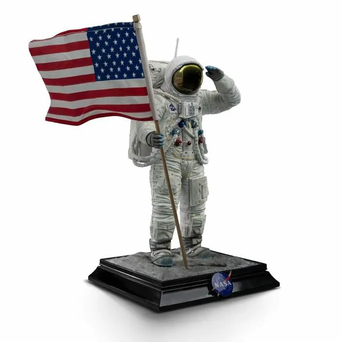 NASA - Apollo 11 Astronaut 1/10 Art Scale Statue