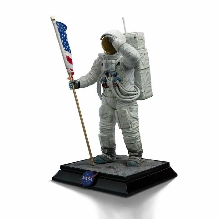NASA - Apollo 11 Astronaut 1/10 Art Scale Statue