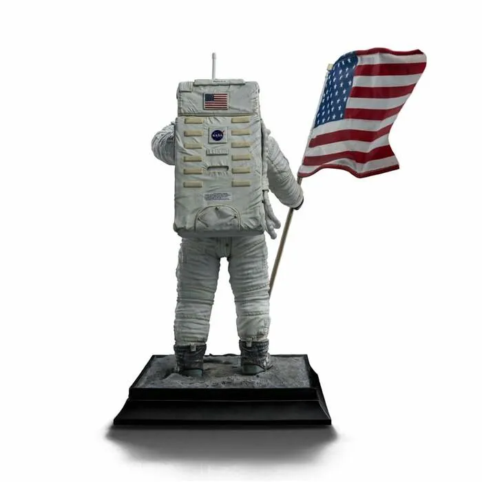NASA - Apollo 11 Astronaut 1/10 Art Scale Statue