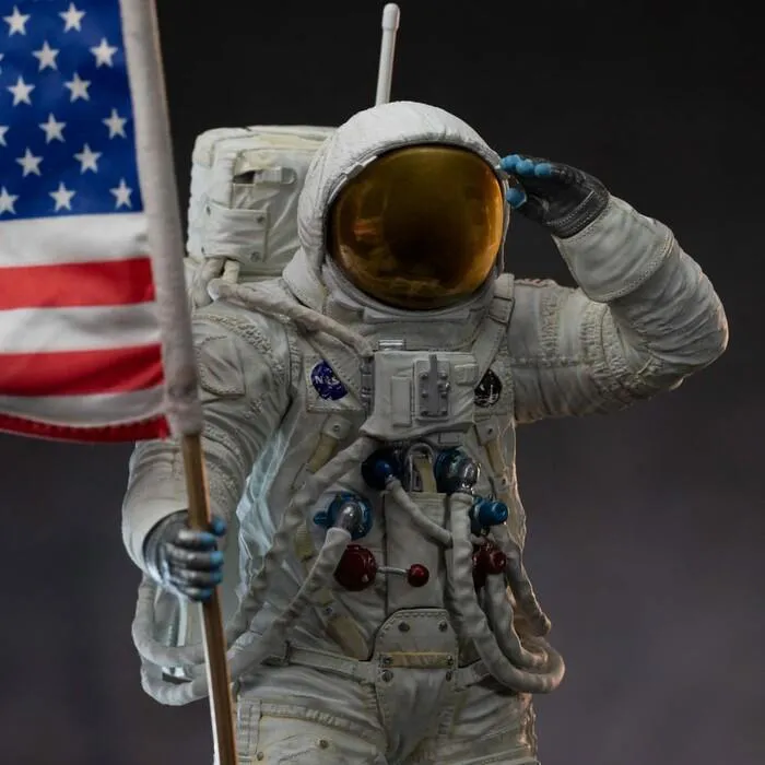 NASA - Apollo 11 Astronaut 1/10 Art Scale Statue