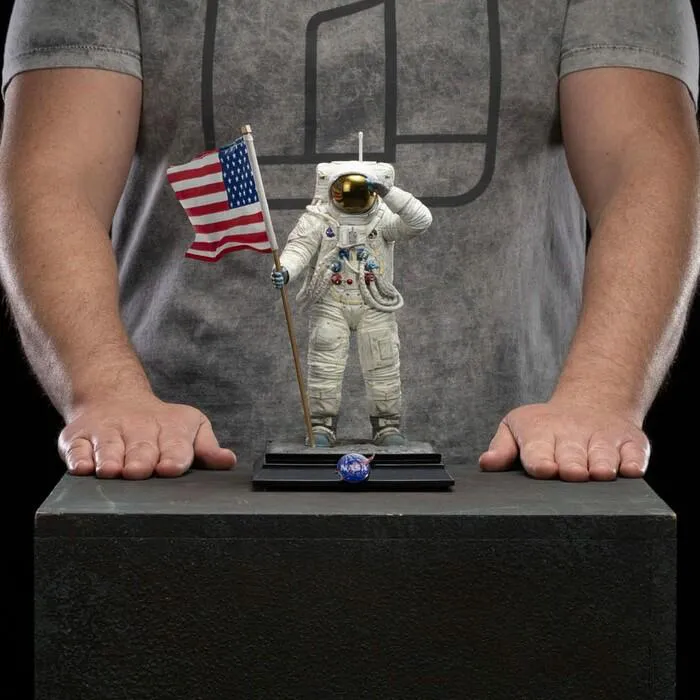 NASA - Apollo 11 Astronaut 1/10 Art Scale Statue