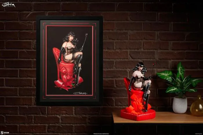 BETTIE PAGE - Love Hurts Polystone Statue