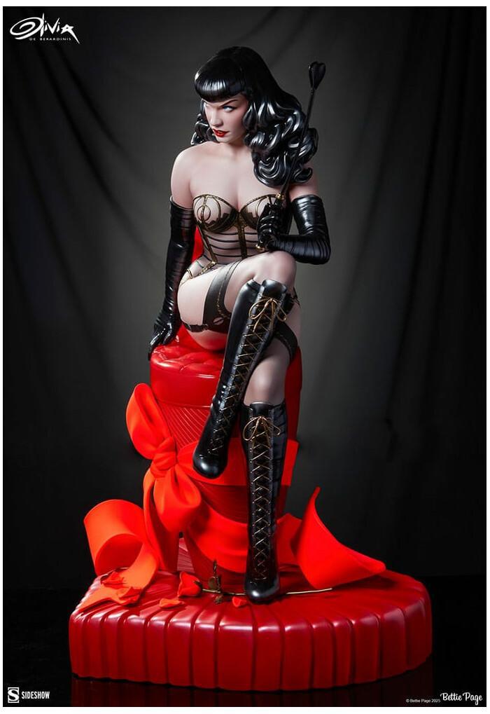 BETTIE PAGE - Love Hurts Polystone Statue