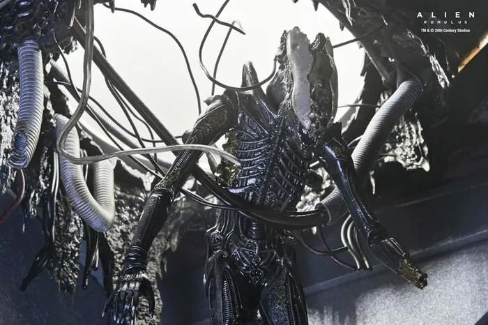 ALIEN - Romulus - Suspended Lab Xenomorph XX121 Deluxe Action Figure