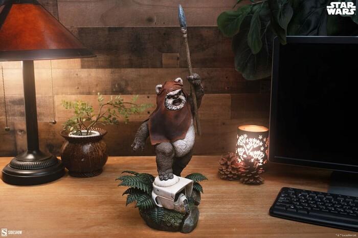 STAR WARS - Episode VI Return of the Jedi - Wicket Premium Format Figure 1/4 Statue