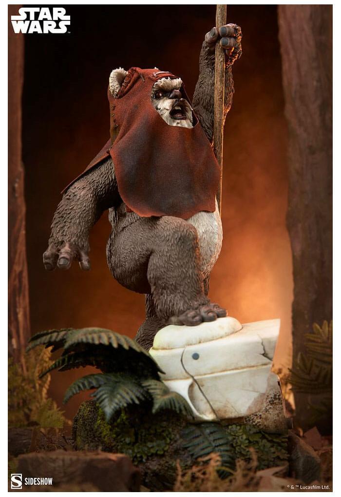 STAR WARS - Episode VI Return of the Jedi - Wicket Premium Format Figure 1/4 Statue