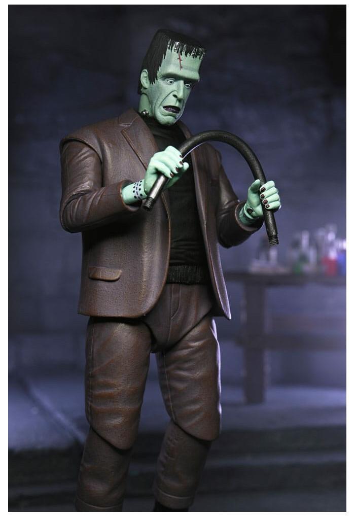 THE MUNSTERS - Herman Munster Ultimate Action Figure