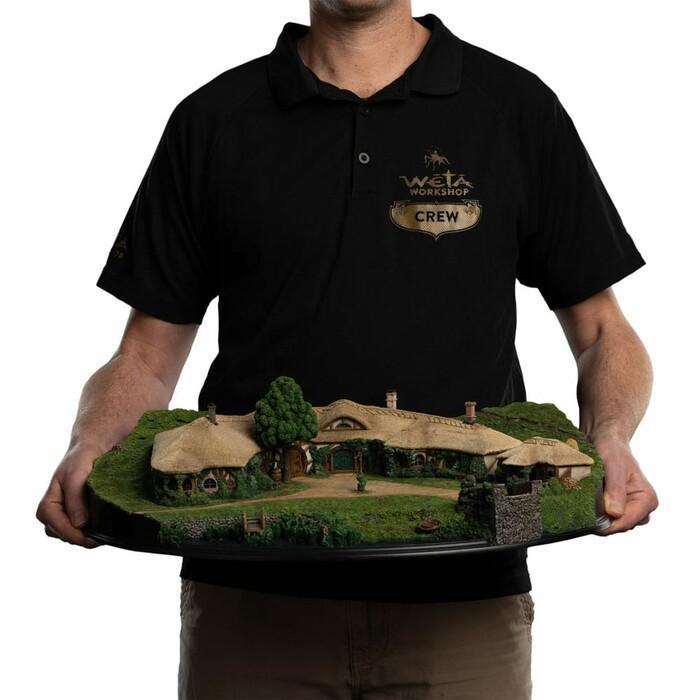 LORD OF THE RINGS - The Green Dragon Inn Polystone Statue