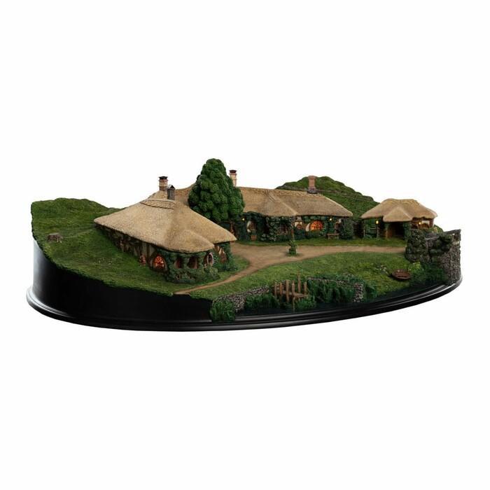 LORD OF THE RINGS - The Green Dragon Inn Polystone Statue