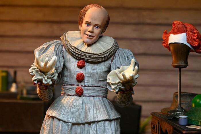 IT - Welcome To Derry - Bob Gray As Pennywise Ultimate Action Figure