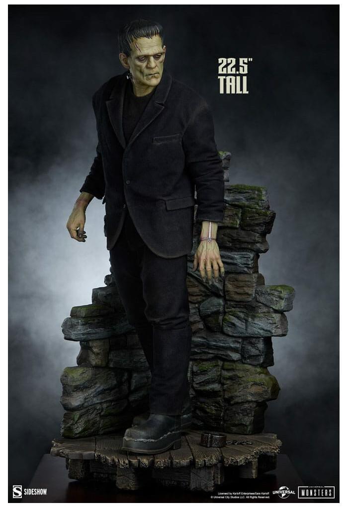 UNIVERSAL MONSTERS - Frankenstein Fabric Costume Premium Format Figure 1/4 Statue