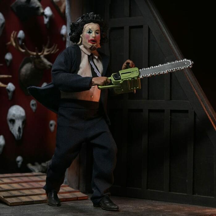 TEXAS CHAINSAW MASSACRE - Pretty Woman Leatherface Clothed Action Figure