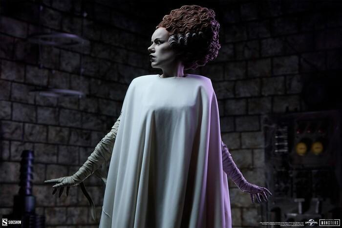 UNIVERSAL MONSTERS - Bride of Frankenstein Fabric Costume Premium Format Figure 1/4 Statue
