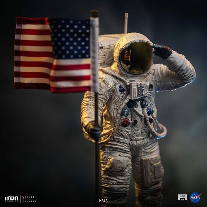NASA - Apollo 11 Astronaut 1/4 Legacy Replica Polystone Statue