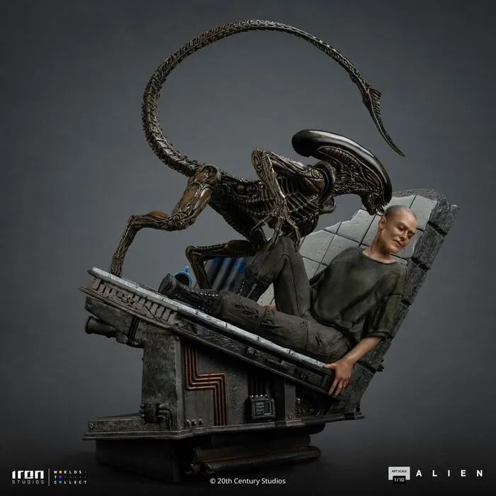 ALIEN 3 - Ellen Ripley and Dog Alien 1/10 Art Scale Statue