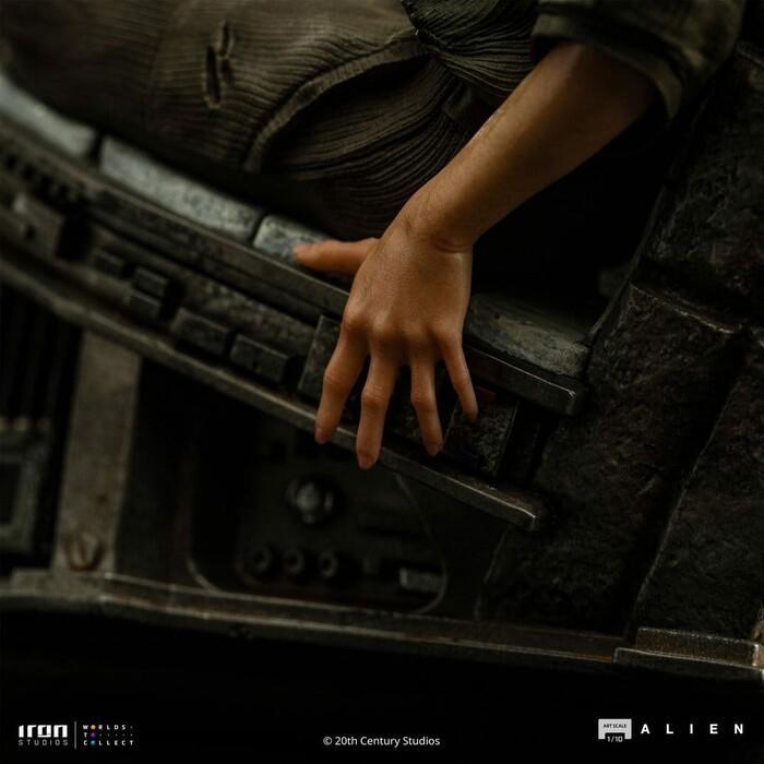 ALIEN 3 - Ellen Ripley and Dog Alien 1/10 Art Scale Statue