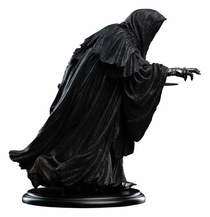 LORD OF THE RINGS - Ringwraith at the Prancing Pony Mini Polystone Statue
